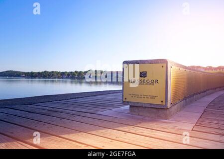 Hossegor-Panel-Display, das die Namen von Stadtbewohnern eingeschrieben ist Stockfoto