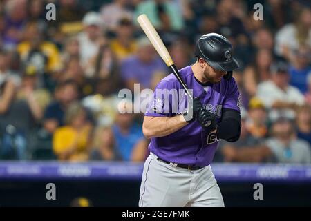 Denver, US, 16/08/2021, August 16 2021: Colorado First Basemen C.J. Cron (25) zieht einen Spaziergang während des Spiels mit San Diego Padres und Colorado Rockies, das im Coors Field in Denver Co. David Seelig/Cal Sport Medi stattfand Stockfoto