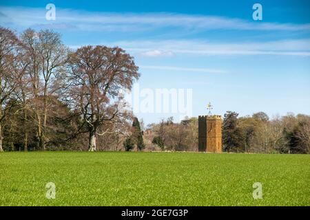 Großbritannien, England, Oxfordshire, Wroxton, 1745 Dovecote auf dem Feld oberhalb der Abtei von Wroxton Stockfoto