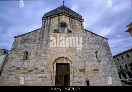 Sant Pere de Besalú ein Benediktinerkloster in Besalu, Provinz Girona, Katalonien, Spanien Stockfoto