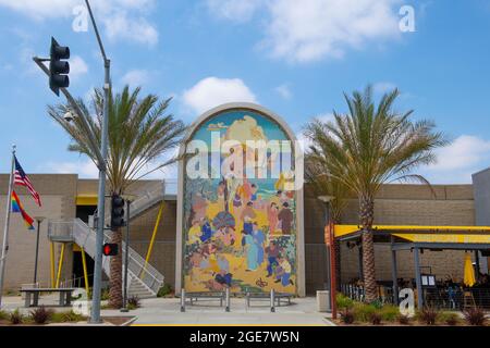 Long Beach Municipal Auditorium Mural an der 3rd Street an der Promenade in der Innenstadt von Long Beach, Los Angeles County, Kalifornien, USA. Stockfoto