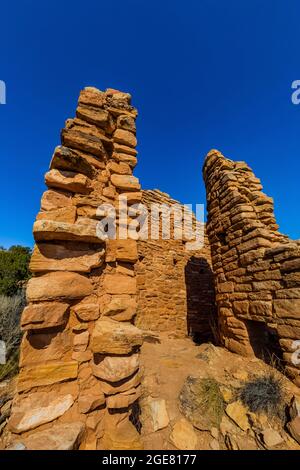 Das elegante Steinmauerwerk der Strukturen von Cutthroat Castle im Hovenweep National Monument, Colorado, USA Stockfoto