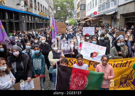 Spontane Kundgebung in Köln das Volk eine Luftbrücke, um möglichst viele bedrohte Menschen vor dem Terror der Taliban zu retten. Stockfoto