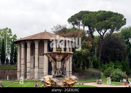 Rom, Italien - 12. Mai 2010: Tempel des Herkules Victor in Rom. Die Struktur stammt wahrscheinlich aus dem Ende des 2. Jahrhunderts v. Chr., mit erheblichen Re Stockfoto