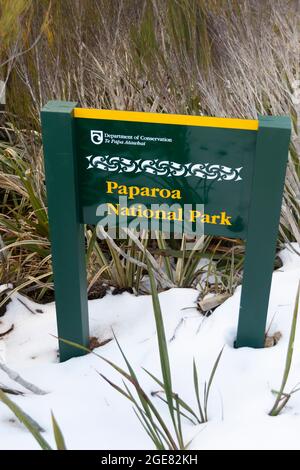 Schild des Department of Conservation, Paparoa Track (einer der tollen Wanderwege Neuseelands), Paparoa National Park, Westküste, Südinsel, Neuseeland Stockfoto