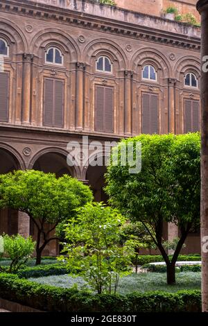 Innenhof der Galerie Doria Pamphilj in Rom, Italien. Stockfoto