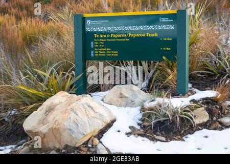Schild des Department of Conservation, Moonlight Tops, Paparoa Track, (einer der tollen Wanderungen Neuseelands) Paparoa National Park, Westküste, Südinsel, Neuseeland Stockfoto