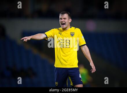 Oxford, Großbritannien. August 2021. Jordan Thorniley (ausgeliehen von Blackpool) von Oxford United während des Sky Bet League 1-Spiels zwischen Oxford United und Crewe Alexandra am 17. August 2021 im Kassam Stadium, Oxford, England. Foto von Andy Rowland. Quelle: Prime Media Images/Alamy Live News Stockfoto