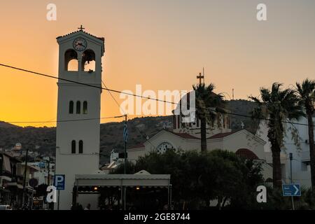 ELOUNDA, KRETA - 11. JULI 2021: Landschaft im beliebten kretischen Ferienort Elounda in der Lasithit-Region der Insel Kreta Stockfoto