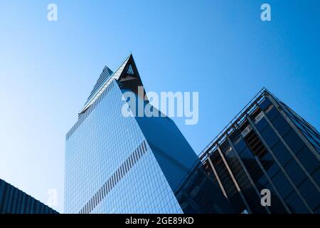 Blick auf die Touristenattraktion, das Edge Observation Deck Gebäude am Hudson Yard in New York City Manhattan Stockfoto