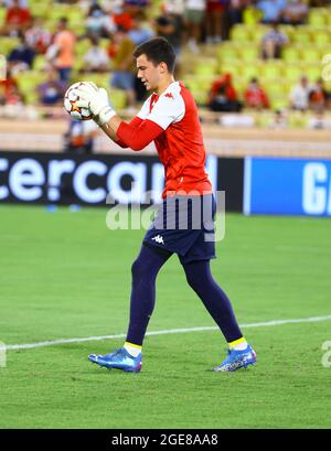 Monaco, Monte-Carlo - 17. August 2021: UEFA Champions League, AS Monaco - FC Shakhtar Donetsk Fußballspiel mit Torwart Radoslaw Majecki im Stade Louis II. Mandoga Media Stockfoto