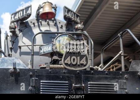 Houston, USA. August 2021. Union Pacific No. 4014, Big Boy hält am Dienstag, den 17. August 2021, in Houston, Texas. Big Boy ist die weltweit größte Dampfmaschine, die 1941 gebaut wurde und eine Höhe von 1,2 m und eine Länge von 1,2 m hat. Es wurde vor kurzem restauriert und tourt derzeit durch die Vereinigten Staaten. (Foto von Jennifer Lake/SIPA USA) Quelle: SIPA USA/Alamy Live News Stockfoto