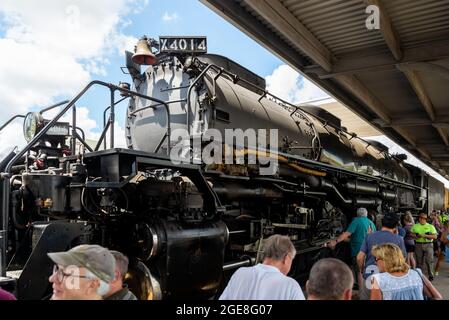 Houston, USA. August 2021. Union Pacific No. 4014, Big Boy hält am Dienstag, den 17. August 2021, in Houston, Texas. Big Boy ist die weltweit größte Dampfmaschine, die 1941 gebaut wurde und eine Höhe von 1,2 m und eine Länge von 1,2 m hat. Es wurde vor kurzem restauriert und tourt derzeit durch die Vereinigten Staaten. (Foto von Jennifer Lake/SIPA USA) Quelle: SIPA USA/Alamy Live News Stockfoto