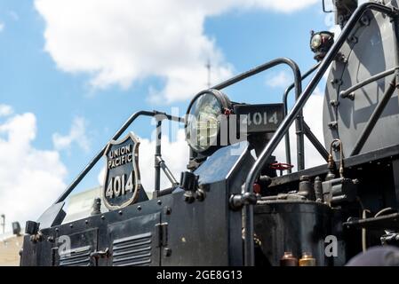 Houston, USA. August 2021. Union Pacific No. 4014, Big Boy hält am Dienstag, den 17. August 2021, in Houston, Texas. Big Boy ist die weltweit größte Dampfmaschine, die 1941 gebaut wurde und eine Höhe von 1,2 m und eine Länge von 1,2 m hat. Es wurde vor kurzem restauriert und tourt derzeit durch die Vereinigten Staaten. (Foto von Jennifer Lake/SIPA USA) Quelle: SIPA USA/Alamy Live News Stockfoto