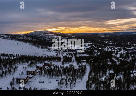 Levi Ski Village, Winterabend Stockfoto