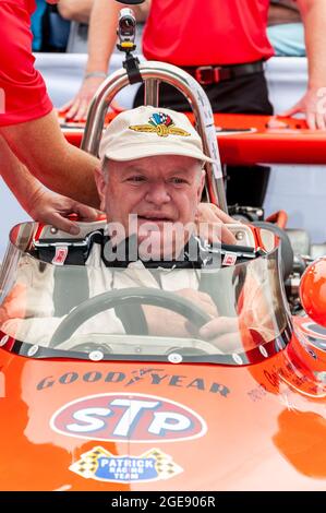 Eagle 7200 Offenhauser STP Indy 500 Rennwagen beim Goodwood Festival of Speed Rennsport Event 2014. Richard Hamlin bereitet sich auf das Fahren vor Stockfoto