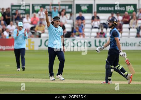 Shane Snater of Essex feiert das Wicket von Ollie Robinson während Essex Eagles gegen Kent Spitfires, Royal London One-Day Cup Cricket im CL Stockfoto