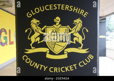 Gesamtansicht des Gloucestershire CCC-Kamms vor Gloucestershire gegen Essex Eagles, Royal London One-Day Cup Cricket am Bristol County Ground Stockfoto