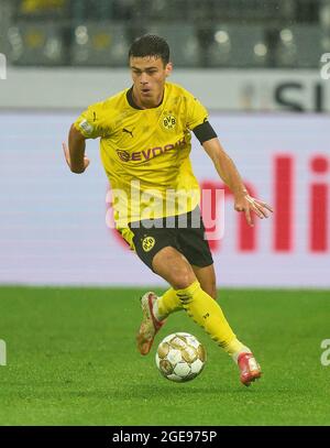 Giovanni Reyna, BVB 7 im Finale des DFL-Supercups BORUSSIA DORTMUND - FC BAYERN MÜNCHEN 1-3 am 17. August 2021 in Dortmund, Deutschland Saison 2020/2021, BVB, München, München, Bayern © Peter Schatz / Alamy Live News - die DFL-VORSCHRIFTEN VERBIETEN DIE VERWENDUNG VON FOTOS als BILDSEQUENZEN und/oder QUASI-VIDEO - Stockfoto