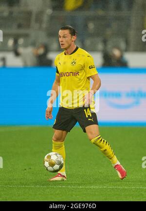 Nico SCHULZ, BVB 14 im Finale des DFL-Supercups BORUSSIA DORTMUND - FC BAYERN MÜNCHEN 1-3 am 17. August 2021 in Dortmund, Deutschland Saison 2020/2021, BVB, München, München, Bayern © Peter Schatz / Alamy Live News - die DFL-VORSCHRIFTEN VERBIETEN DIE VERWENDUNG VON FOTOS als BILDSEQUENZEN und/oder QUASI-VIDEO - Stockfoto