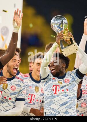 Alphonso DAVIES, FCB 19 im Finale des DFL-Supercups BORUSSIA DORTMUND - FC BAYERN MÜNCHEN 1-3 am 17. August 2021 in Dortmund, Deutschland Saison 2020/2021, BVB, München, München, Bayern © Peter Schatz / Alamy Live News - die DFL-VORSCHRIFTEN VERBIETEN DIE VERWENDUNG VON FOTOS als BILDSEQUENZEN und/oder QUASI-VIDEO - Stockfoto