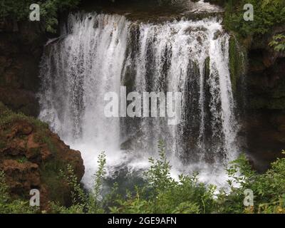 Wasserfall Buk (Rastoke, Slunj, Gespanschaft Karlovac, Kroatien) Stockfoto