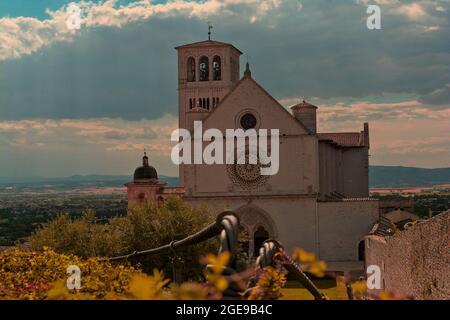 BASILIKA SUPERIORE SAN FRANCESCO D'ASSISI. CITTA' DELLA PACE... ASSISI Stockfoto