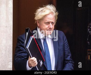 London, Großbritannien. August 2021. Boris Johnson geht zu einer 5-stündigen Debatte über die Lage in Afghanistan ins Parlament. Kredit: Mark Thomas/Alamy Live Nachrichten Stockfoto