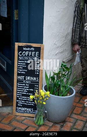 Woodruffs Organic Café in der Stadt Stroud in Gloucestershire, Großbritannien Stockfoto