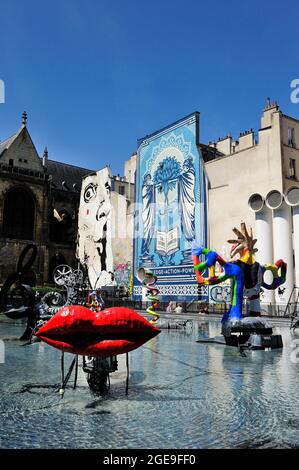 FRANKREICH, PARIS (75) 4. ARRONDISSEMENT, IGOR-STRAWINSKY-PLATZ UND STRAWINSKY-BRUNNEN VON JEAN TINGUELY UND NIKI DE SAINT PHALLE, STREET ART 'CHUUUTTT! Stockfoto