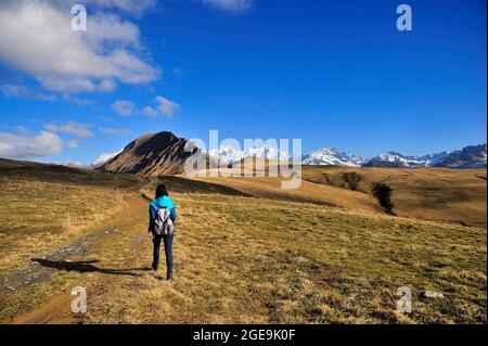 FRANKREICH, HAUTE-SAVOIE (74) MONT-BLANC-LAND, MEGEVE-GEBIET, WANDERN BIS SEHR PASS, DER COL DE VERY UND CROIX DE PIERRE PASS, BLICK AUF AIGUILLE CROCHE UND Stockfoto