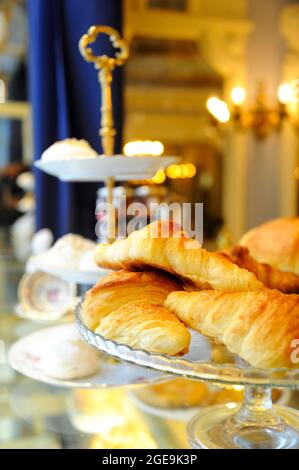 FRANKREICH, PARIS (75) 4. ARRONDISSEMENT, STADTTEIL LE MARAIS, AU PETIT VERSAILLES DU MARAIS BÄCKEREI UND TEESTUBE, VON DER MOF CHRISTIAN VABRET Stockfoto