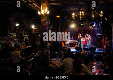 FRANCE, PARIS (75) 11 TH ARRONDISSEMENT, BASTILLE FAUBOURG SAINT ANTOINE, LE RESERVOIR, KONZERT VON URBAN ADDICT, LIVE-MUSIK Stockfoto