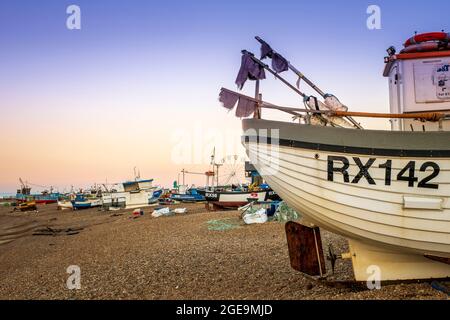 Die Fischereiflotte auf dem Stade bei Hastings. Stockfoto