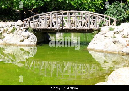 Griechenland, Athen, Juni 16 2020 - Blick auf den künstlichen See in den Nationalgärten. Stockfoto