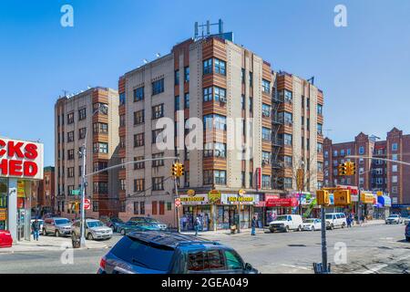 1212 Grant Avenue ist ein Art déco-Apartmentgebäude in der Bronx. Stockfoto