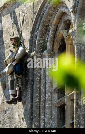 Hommage an die fallschirmjäger des amerikanischen Zweiten Weltkriegs, Sainte-Mere Eglise, Manche Department, Cotentin, Normandie Region, Frankreich Stockfoto