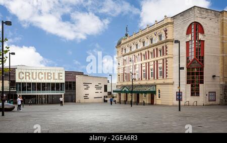 The Crucible Sports venue and Lyceum Theatre in Tudor Square, Sheffield, Yorkshire, UK, aufgenommen am 18. Mai 2018 Stockfoto