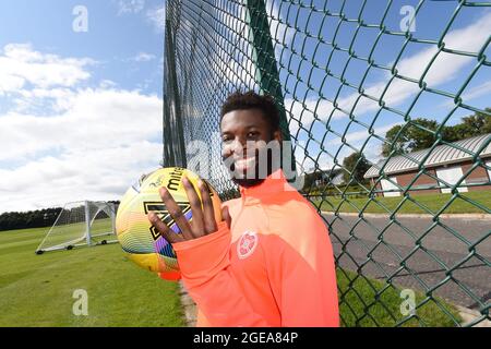 Embargo für Sonntagszeitungen 22. August 21 Oriam Sports Centre Edinburgh, Schottland Großbritannien 13. Aug-21 Hearts Beni Baningime Pressekonferenz für Sonntage Scottish Premiership Match gegen Aberdeen Credit: eric mccowat/Alamy Live News Stockfoto