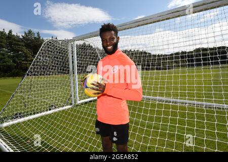 Embargo für Sonntagszeitungen 22. August 21 Oriam Sports Centre Edinburgh, Schottland Großbritannien 13. Aug-21 Hearts Beni Baningime Pressekonferenz für Sonntage Scottish Premiership Match gegen Aberdeen Credit: eric mccowat/Alamy Live News Stockfoto