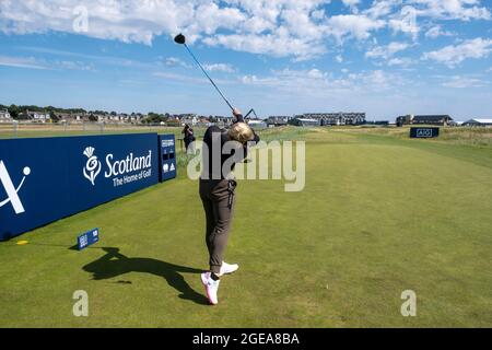 Die Engländerin Charley Hull schlägt am 18. Während eines Voraustages vor den AIG Women's Open in Carnoustie ab. Bilddatum: Mittwoch, 18. August 2021. Siehe PA Geschichte GOLF Frauen. Bildnachweis sollte lauten: Ian Rutherford/PA Wire. EINSCHRÄNKUNGEN: Die Nutzung unterliegt Einschränkungen. Nur redaktionelle Verwendung, keine kommerzielle Nutzung ohne vorherige Zustimmung des Rechteinhabers. Stockfoto