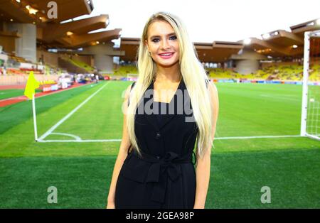 Monaco, Monaco. August 2021. Monaco, Monte-Carlo - 17. August 2021: UEFA Champions League-Spiel mit Shakhtar TV-Moderatorin Olga Kalenchuk. Mandoga Media Credit: dpa/Alamy Live News Stockfoto