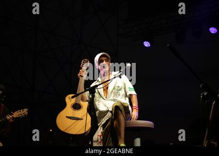 21. JULI 2021 - GENUA, ITALIEN: Manu Chao und seine Musiker spielen live beim Goa-Boa Festival 2021 in der Arena del Mare di Porto Antico in Genua Stockfoto