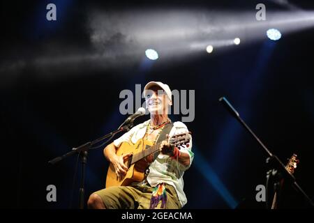 21. JULI 2021 - GENUA, ITALIEN: Manu Chao und seine Musiker spielen live beim Goa-Boa Festival 2021 in der Arena del Mare di Porto Antico in Genua Stockfoto