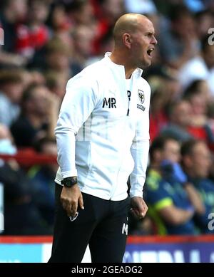 AFC Wimbledon-Manager Mark Robinson beim ersten Spiel des Carabao Cups im Londoner Valley. Bilddatum: Dienstag, 10. August 2021. Stockfoto