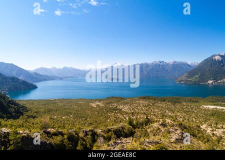 Lago Todos los Santos (See aller Heiligen) mit Vulkan Monte Tronador im Hintergrund, Chile Stockfoto