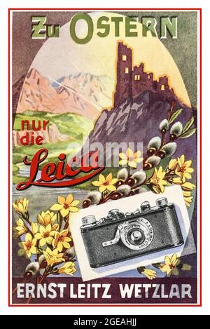 Vintage LEICA EINE 35-mm-Kamera aus den 1920er Jahren, ein Pressewerbeplakat 'zu Ostern nur die Leica'. Nur die Leica zu Ostern Stockfoto