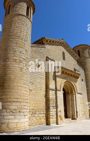 Außenansicht der Kirche des Heiligen Martin von Tours Fromista Palencia aus dem 11. Jahrhundert, Spanien Stockfoto