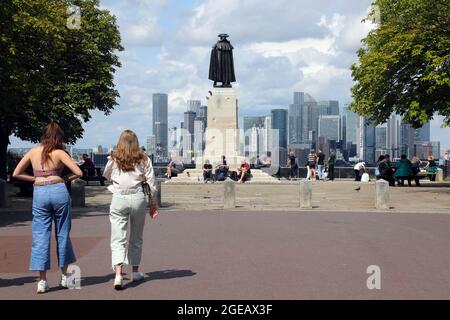 Der Blick auf Canary Wharf vom Greenwich Park, London. England. August 2021 Stockfoto