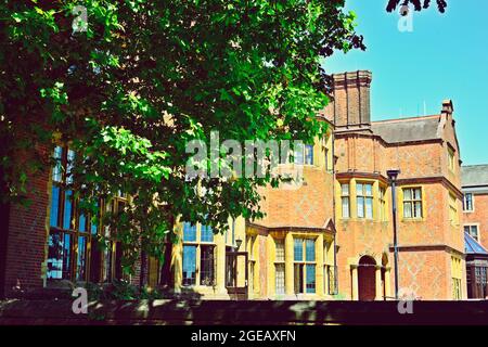 Hauptgebäude in Hanbury Manor Stockfoto